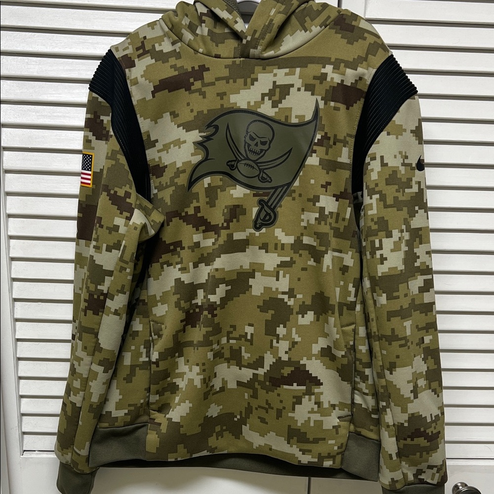Tampa Bay Buccaneers- Salute Hoodie with Flag Patch